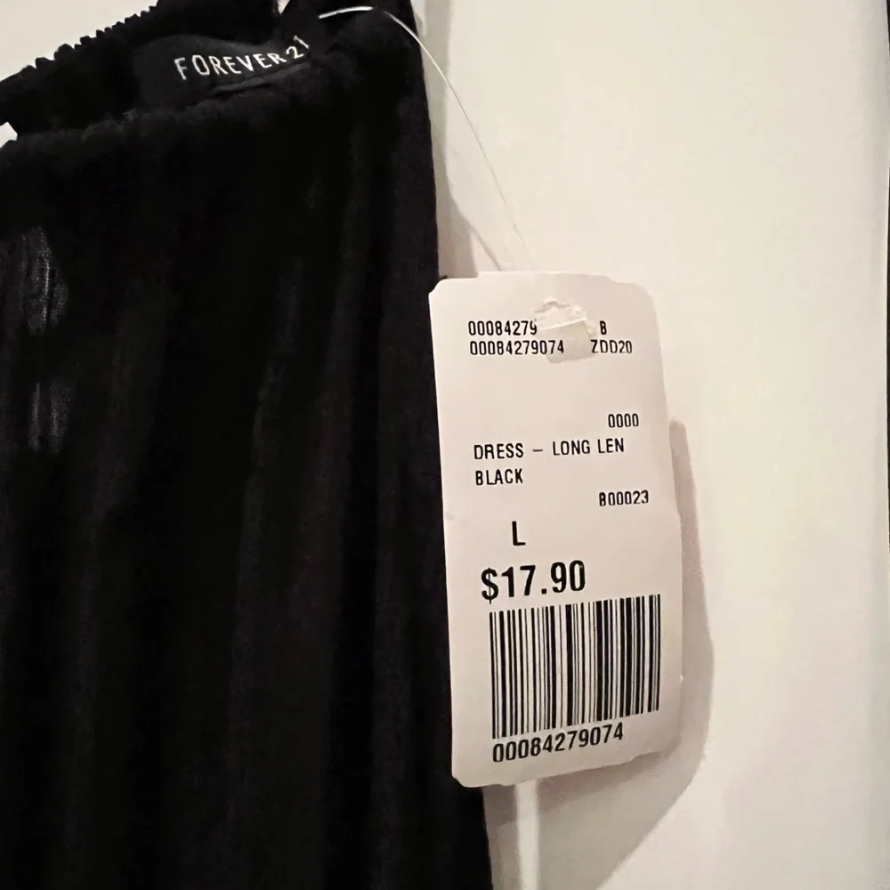 Forever 21 Black Maxi - Picture 6 of 6